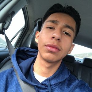 Meet your Posher, Cesar